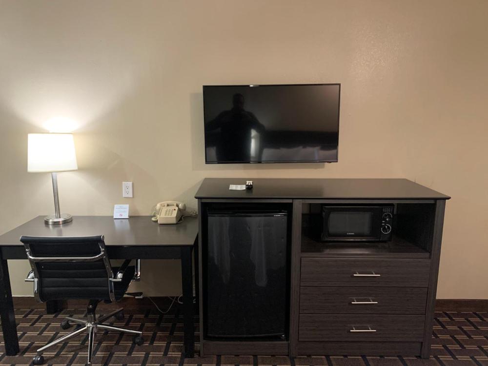 Two Double Beds Room at Black Jack Inn, photo 4
